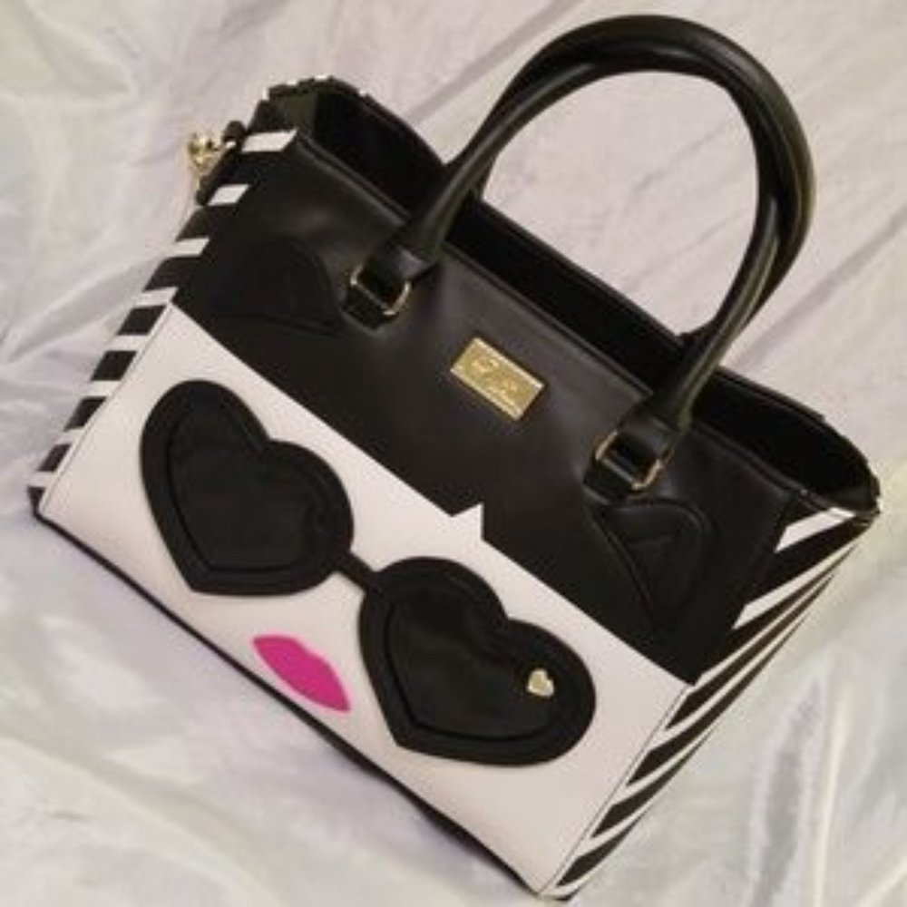 Betsey Johnson LBLUISA Satchal purse carry-all Sexy Face Heart Sunnies